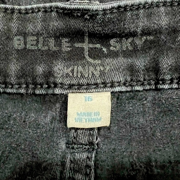 Belle + Skye Black Skinny Distressed Rough Hem Jeans Size 16 Women’s - Picture 2 of 5